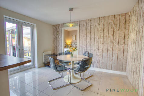Kitchen /Dining Room