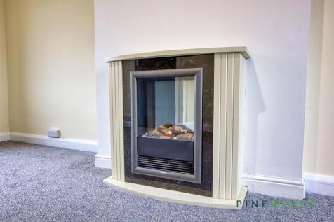 SITTING / DINING ROOM