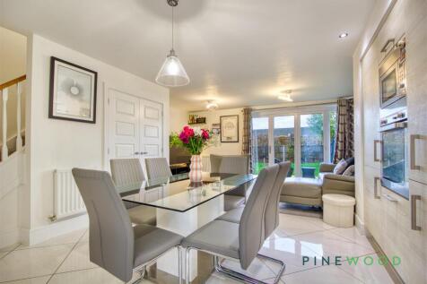 Kitchen / Dining room / Lounge