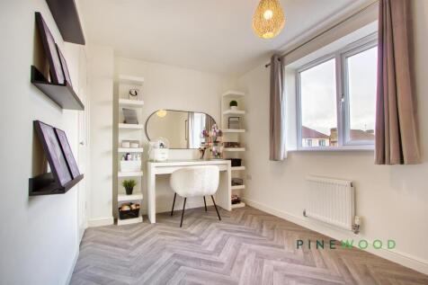 BEDROOM 2 (DRESSING ROOM)