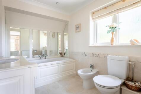 19 The Droveway-17.jpg