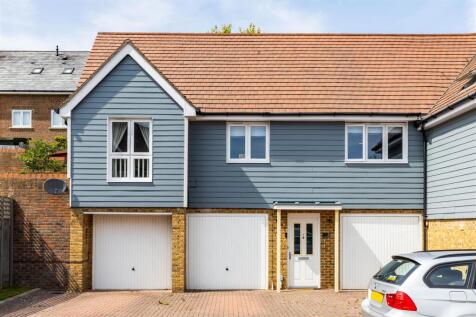 6 Robertson Drive-15.jpg