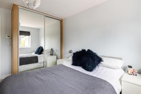 6 Robertson Drive-11.jpg