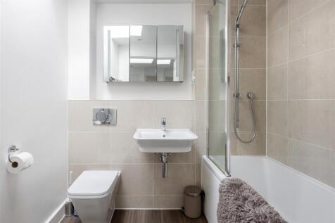 6 Robertson Drive-12.jpg