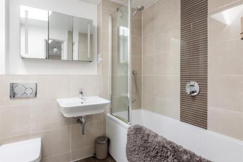 6 Robertson Drive-13.jpg