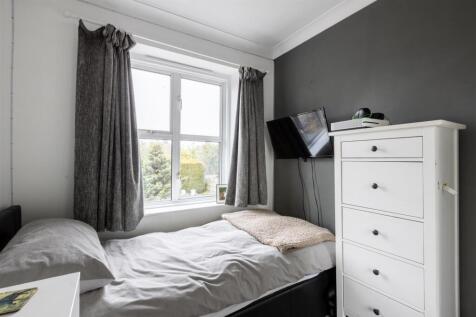 Bedroom 2/Study Area