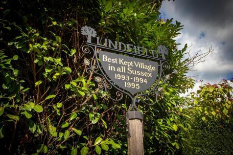 Lindfield sign.jpg