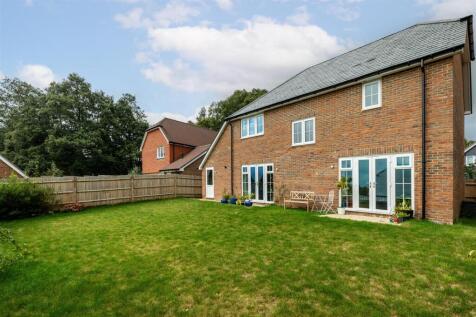 2 Walder Close-22.jpg