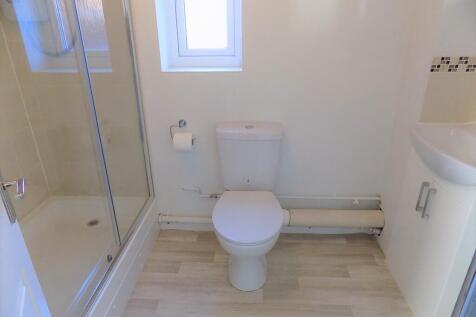 Shower Room (GF)
