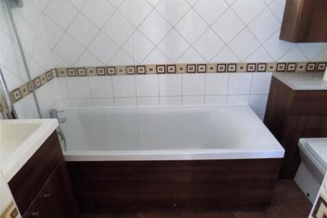 Bathroom (GF)