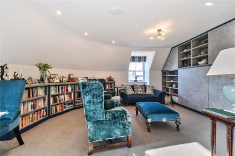Sitting/Dining Room