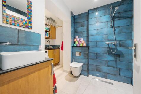 Shower / Utility
