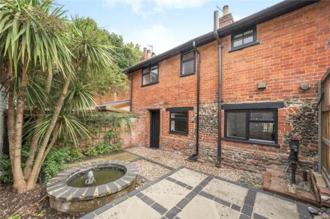 Rear Courtyard