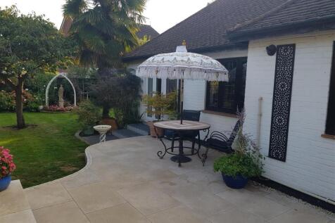 Patio 2.jpg