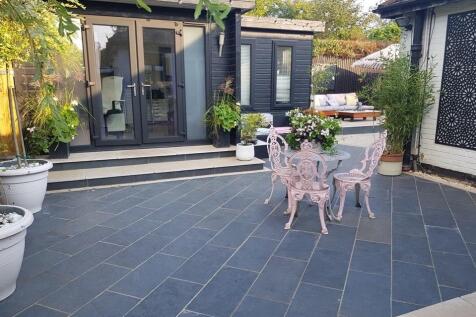 Patio Garden Room 1a.jpg