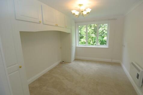 Bedroom 1b.JPG