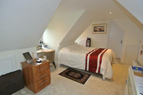 Bedroom 4b.JPG