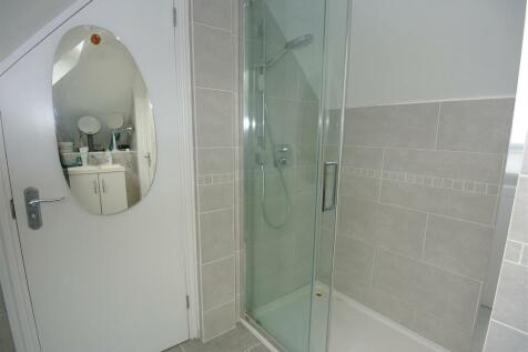 Bedroom 4 EnSuite a.JPG