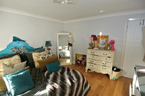 Bedroom 1a.JPG