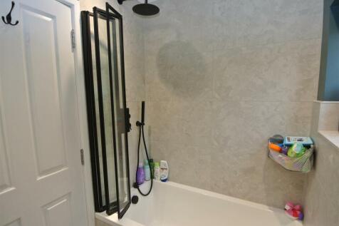Bathroom.JPG