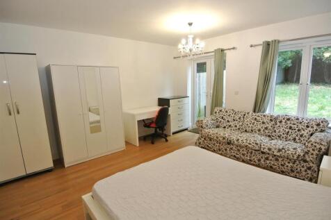 Bedroom 2.JPG