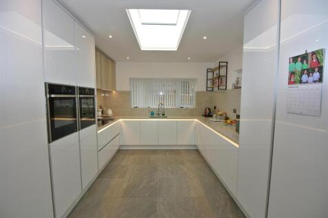 Kitchen.JPG