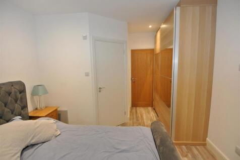 Bedroom 1.JPG