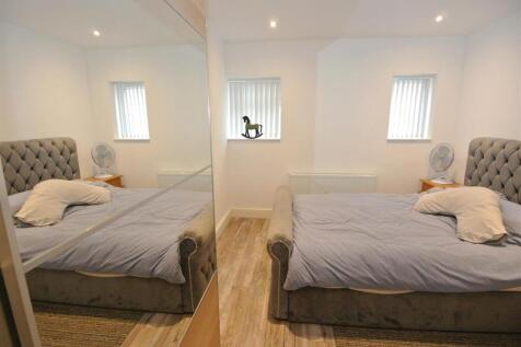 Bedroom 1a.JPG