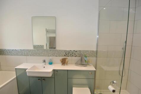 Bathroom.JPG