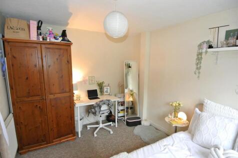 Bedroom 1a.JPG