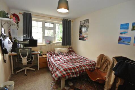 Bedroom 2.JPG