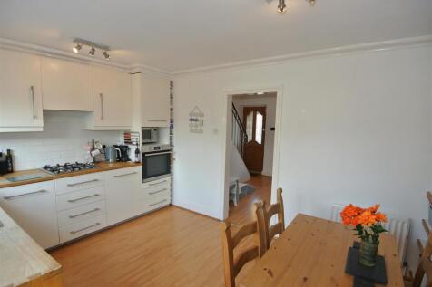 Kitchen 2.JPG