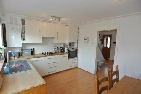 Kitchen 3.JPG