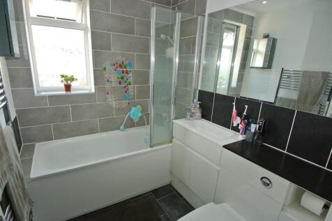 Bathroom.JPG