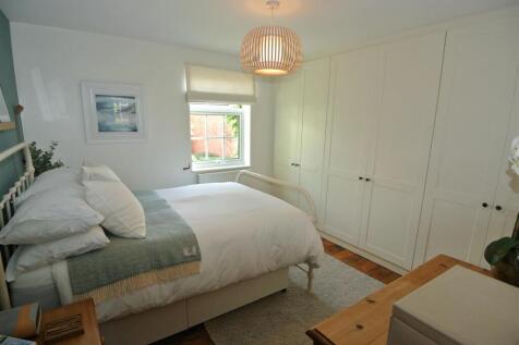 Bedroom 1.JPG