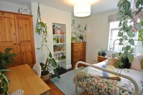 Bedroom 2.JPG