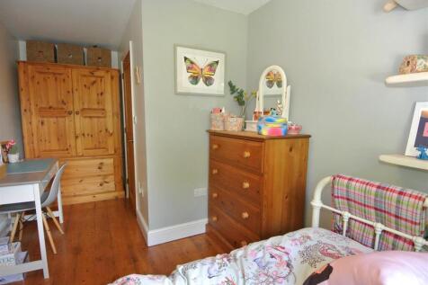 Bedroom 3b.JPG