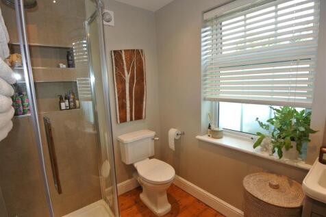 Shower Room.JPG