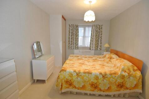 Bedroom 1.JPG