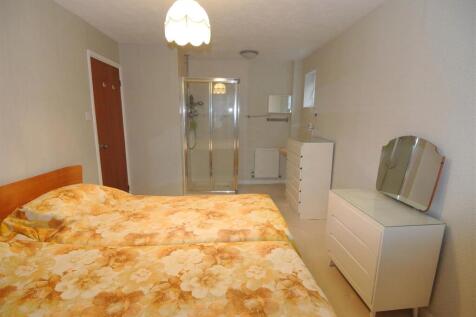 Bedroom 1a.JPG
