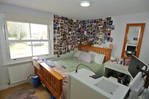 Bedroom 1.JPG