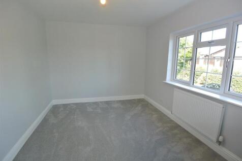 Bedroom 1b.JPG