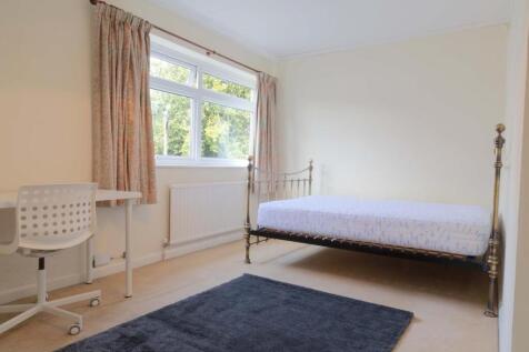 Bedroom 1.jpg