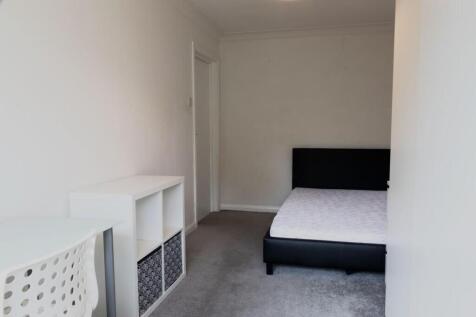 Bedroom 5a.jpg