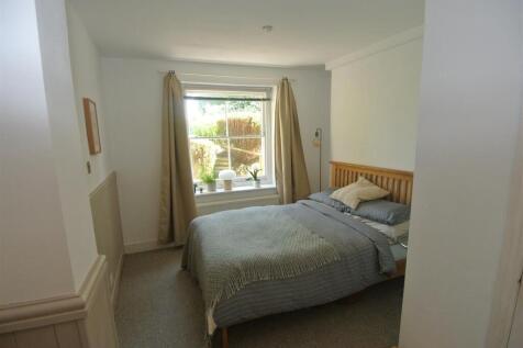 Bedroom 1.JPG