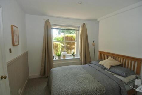 Bedroom 1b.JPG