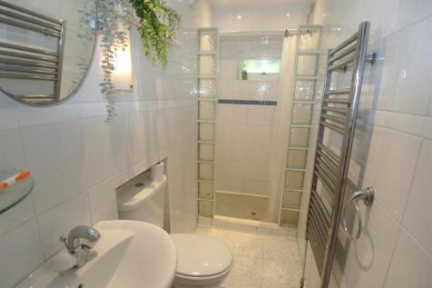 Shower Room.JPG