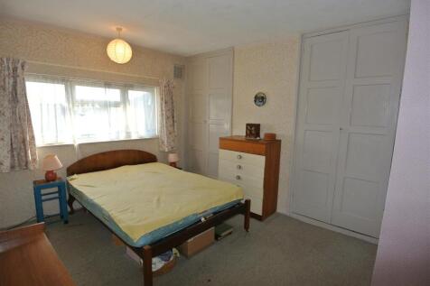 Bedroom 1.JPG