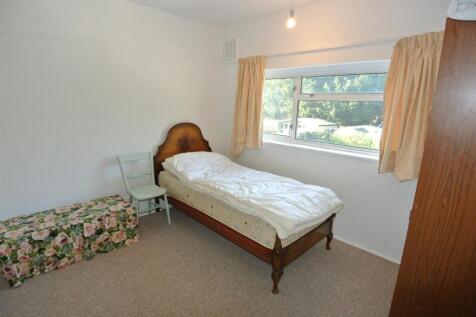 Bedroom 2.JPG