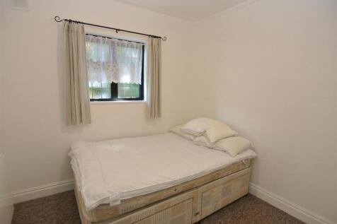 Bedroom.JPG